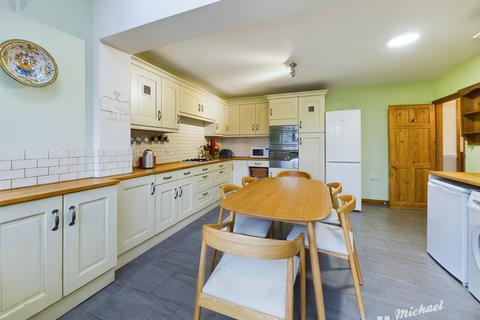 3 bedroom semi-detached house for sale, Henry Road, Aylesbury, Buckinghamshire