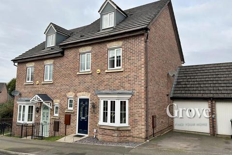 4 bedroom semi-detached house for sale, Wycherley Way, Cradley Heath