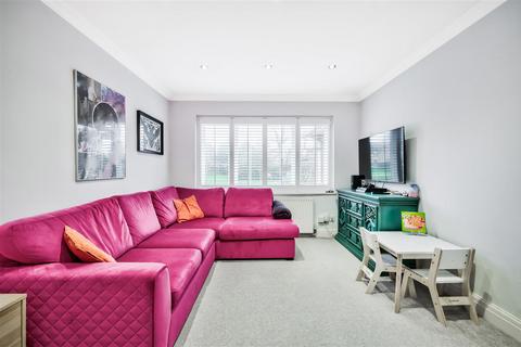 2 bedroom maisonette for sale, Chigwell Road, Woodford Green