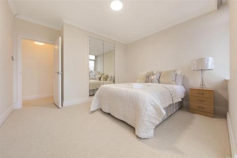 2 bedroom flat to rent, Sloane Street, SW1X