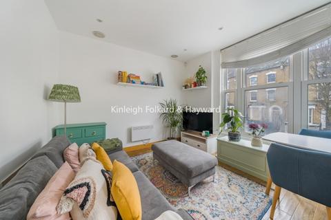 2 bedroom apartment to rent, Ashley Road London N19