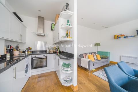 2 bedroom apartment to rent, Ashley Road London N19