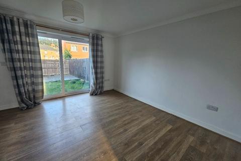 2 bedroom terraced house to rent, Mikanda Close, Wisbech