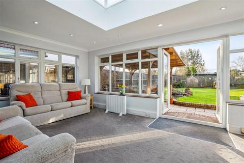 3 bedroom detached bungalow for sale, Pulens Crescent, Petersfield