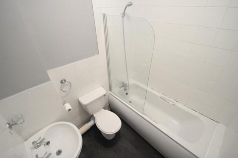 1 bedroom flat to rent, Belmont Road, Harrogate, North Yorkshire, HG2