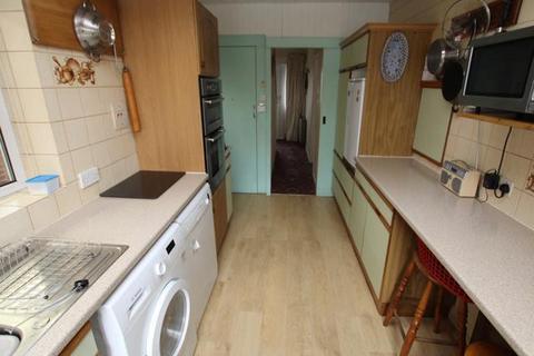 27 Simpson Grove, Bradford, BD10 9SD