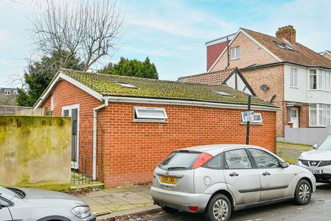 undefined, Barlow Road, Acton, London, W3