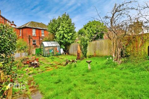 3 bedroom semi-detached house to rent, Garfield Road Shanklin PO37