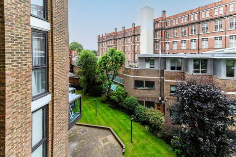 3 bedroom flat to rent, Blythe Road, London, W14