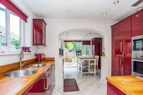 3 bedroom bungalow for sale, Knighton Way Lane, Uxbridge, Buckinghamshire, UB94EG