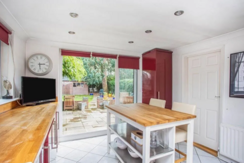 3 bedroom bungalow for sale, Knighton Way Lane, Uxbridge, Buckinghamshire, UB94EG