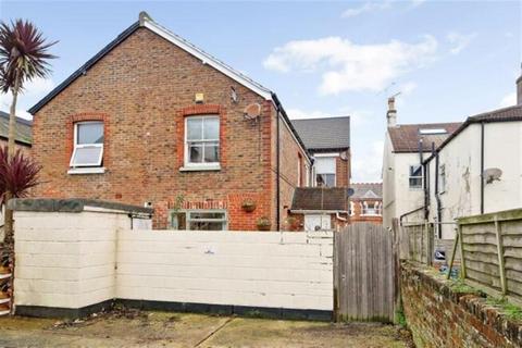 2 bedroom semi-detached house to rent, Canada Grove (The Cottage), Bognor Regis, PO21