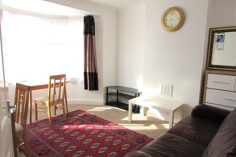 1 bedroom flat to rent, Gordon Road, Harrow, Middlesex HA3