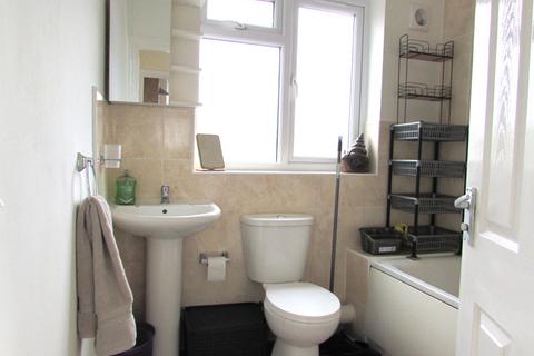 1 bedroom flat to rent, Gordon Road, Harrow, Middlesex HA3