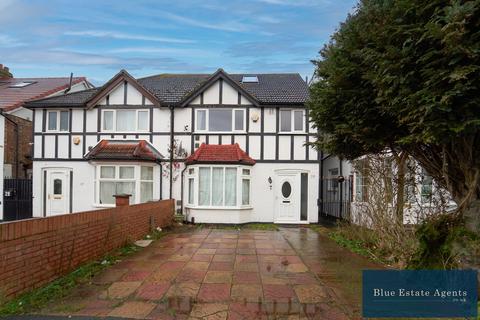 4 bedroom semi-detached house for sale, West Way, Hounslow, TW5