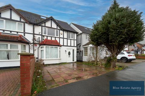 4 bedroom semi-detached house for sale, West Way, Hounslow, TW5