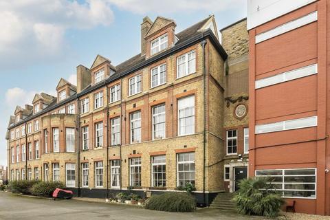 2 bedroom flat for sale, York Grove, London SE15