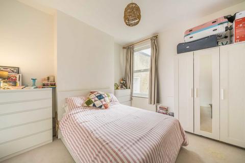 40 Stapleton Road, London, SW17 8AU