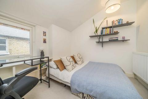 40 Stapleton Road, London, SW17 8AU