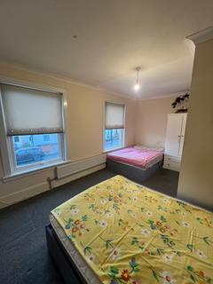 1 bedroom in a house share to rent, Ilford, IG1