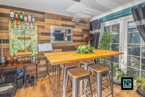 4 Collett, Tamworth, B77 2DY