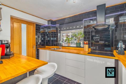 4 Collett, Tamworth, B77 2DY