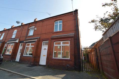 2 bedroom terraced house to rent, Second Avenue, Springfield