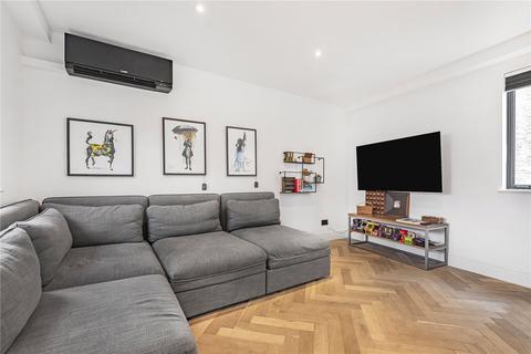 2 bedroom penthouse to rent, Middlesex Street, Spitalfields, London, E1