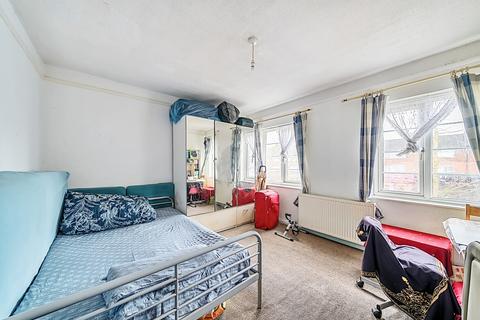 2 bedroom apartment for sale, The Hyde, London NW9