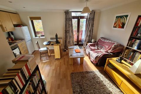 Studio to rent, Whitlocks, Trumpington, Cambridge