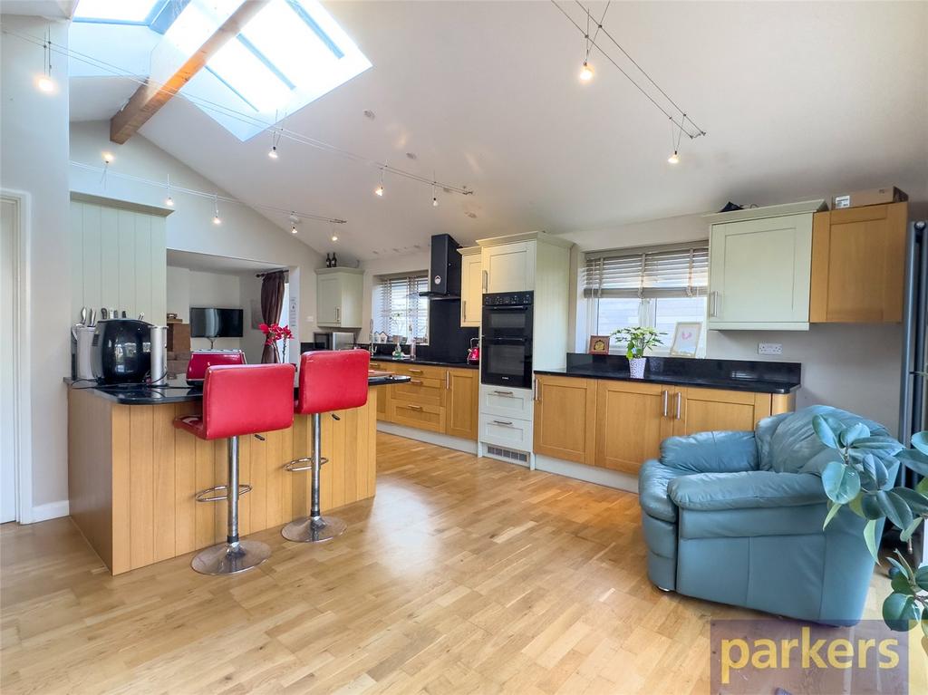 Kitchen/Dining