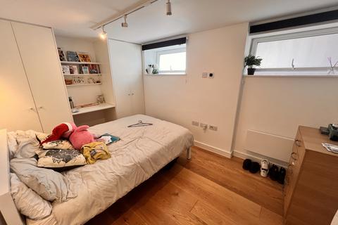 2 bedroom flat to rent, Pembroke Road, London N10