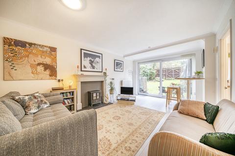 2 bedroom apartment for sale, Chestnut Avenue, Guildford, Surrey, GU2