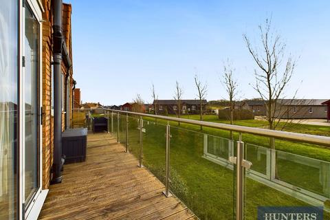 2 bedroom end of terrace house for sale, Woodspring Way, The Bay, Filey