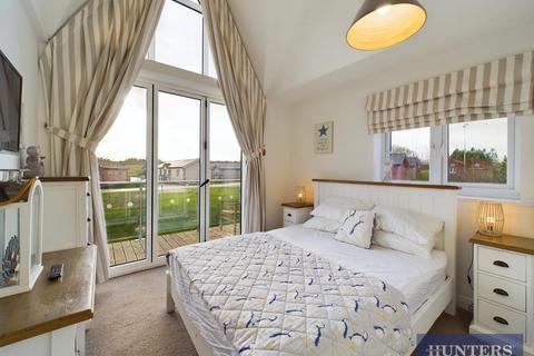 2 bedroom end of terrace house for sale, Woodspring Way, The Bay, Filey