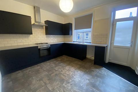 2 bedroom terraced house to rent, Westbourne Terrace, Salterhebble