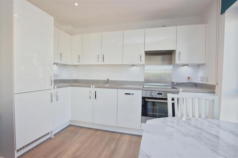 2 bedroom flat to rent, Cavendish Hall House, Holmesley Road, Borehamwood