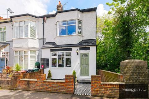 3 bedroom end of terrace house for sale, Highams Park E4