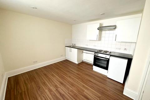 Studio to rent, Pavilion Parade, Brighton BN2