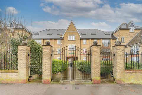 1 bedroom flat for sale, Chase Side Crescent, Enfield