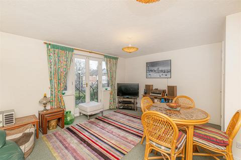 1 bedroom flat for sale, Chase Side Crescent, Enfield