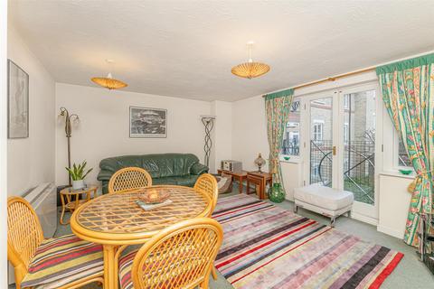 1 bedroom flat for sale, Chase Side Crescent, Enfield