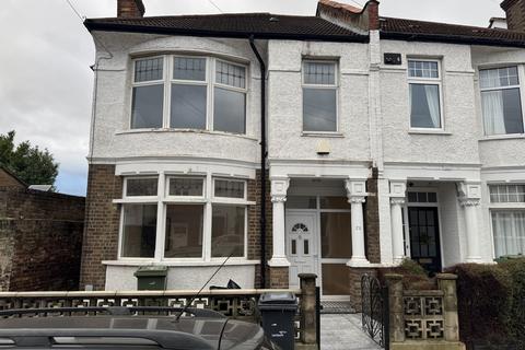 3 bedroom semi-detached house to rent, Streatham SW16