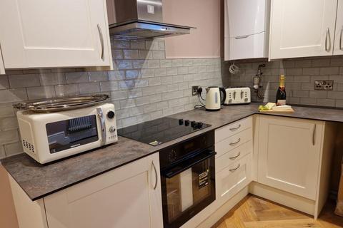 3 bedroom private hall to rent, Lancaster New Road, Preston PR3