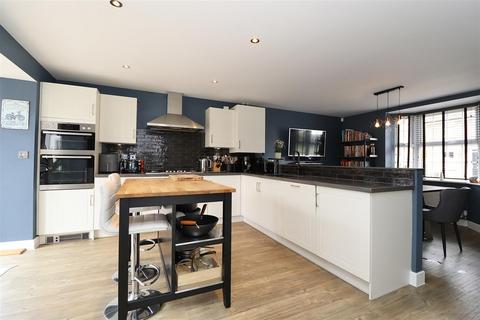 4 bedroom detached house for sale, Garbutt Close, Stamford Bridge, York