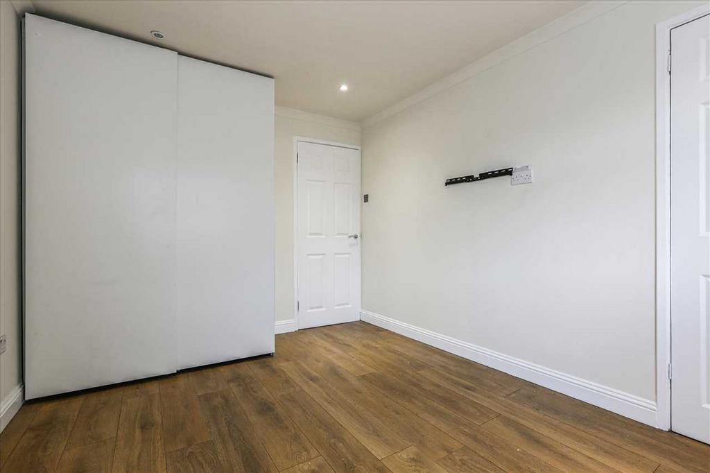 Bedroom Two (3)