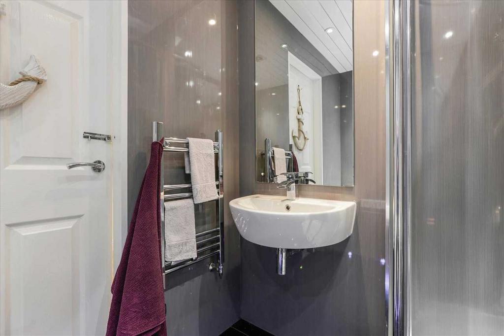 Shower Room (2)