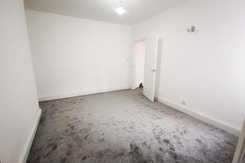 2 bedroom flat to rent, Walpole Street, Walkergate, Newcastle upon Tyne, NE6