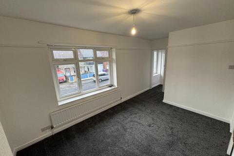 3 bedroom terraced house to rent, Kingsheath Avenue, Dovecot, Liverpool, L14