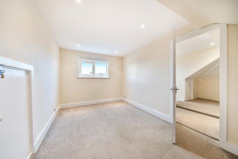 2 Renton Drive, Orpington, BR5 4HH